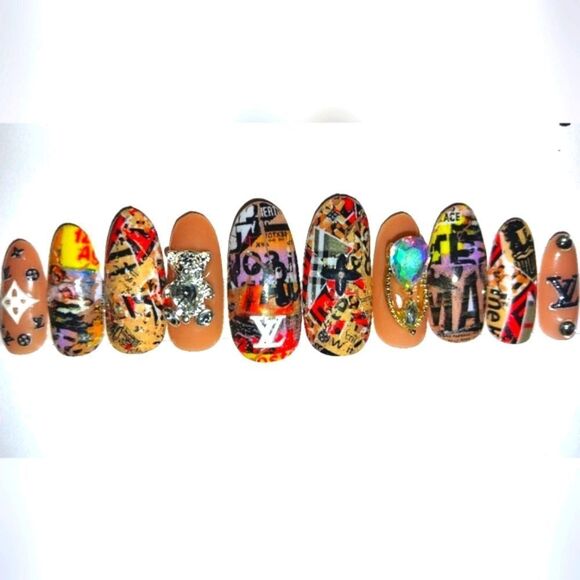 Hand crafted custom print 10pc short acrylic press on nails sz medium - Picture 1 of 7